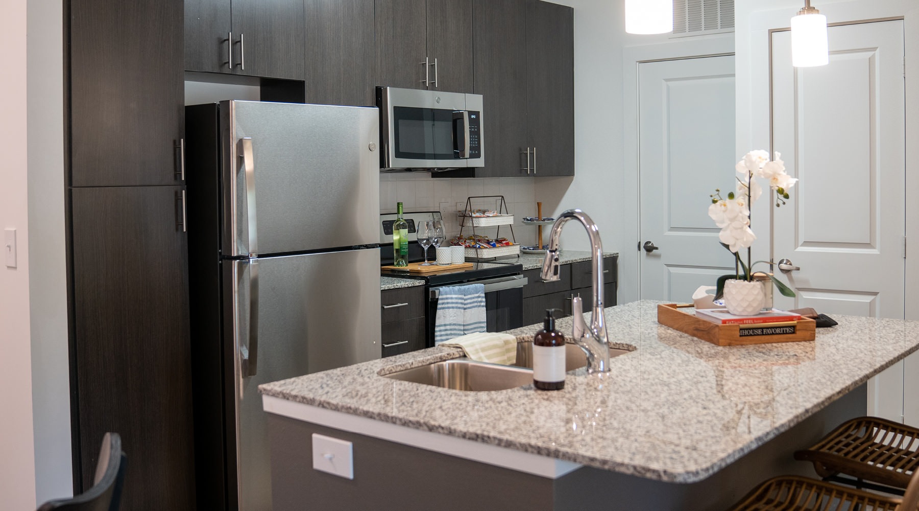 pendant lighting over kitchen island